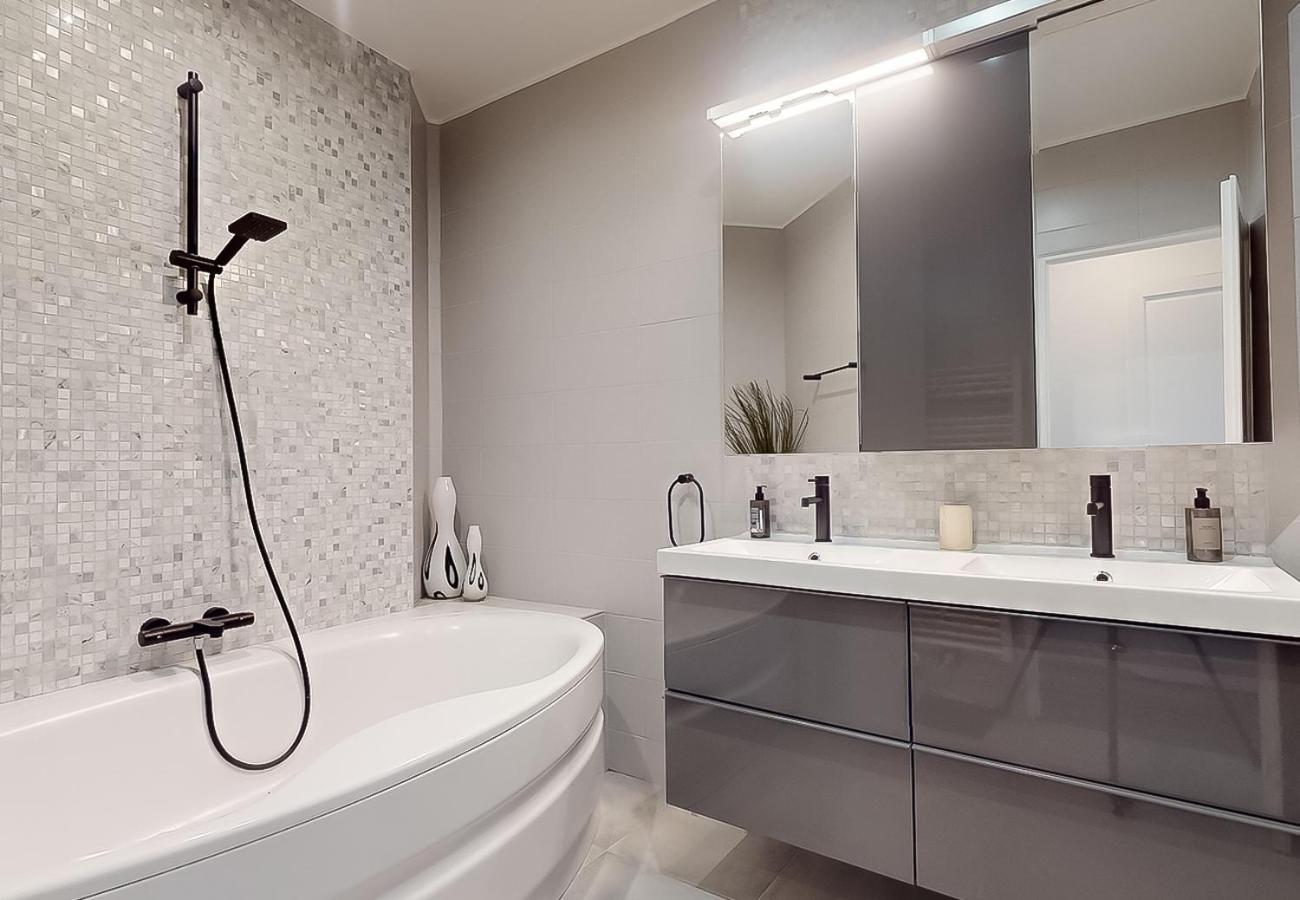 Signature Champs Elysees Париж Экстерьер фото