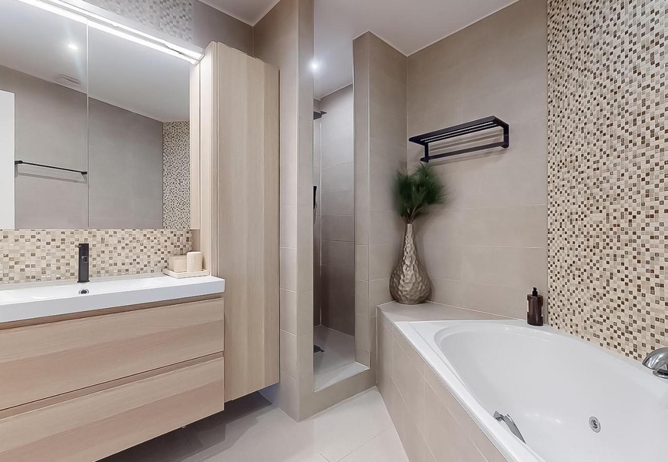 Signature Champs Elysees Париж Экстерьер фото